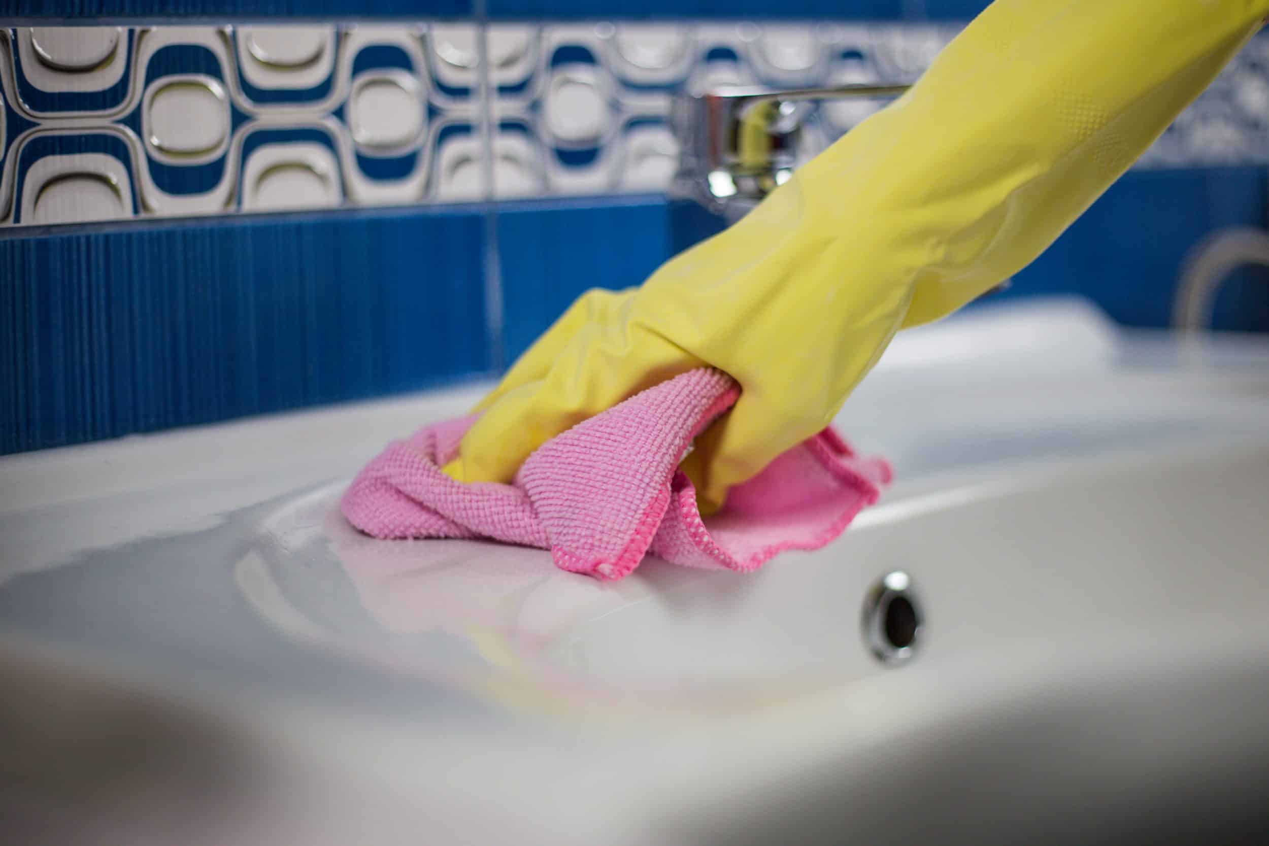 How to Clean a Bathroom Sink
