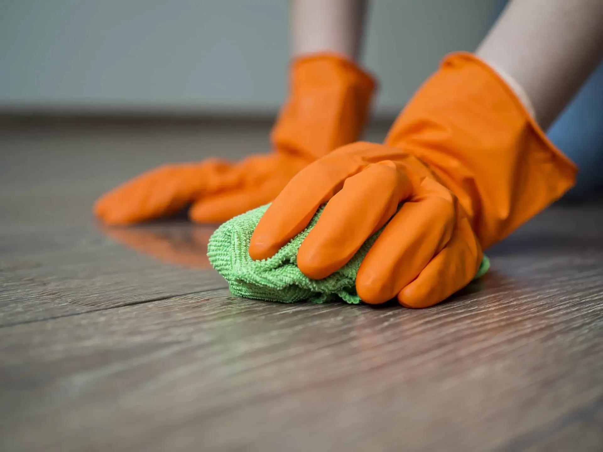 How to Clean Laminate Floors Without Streaks