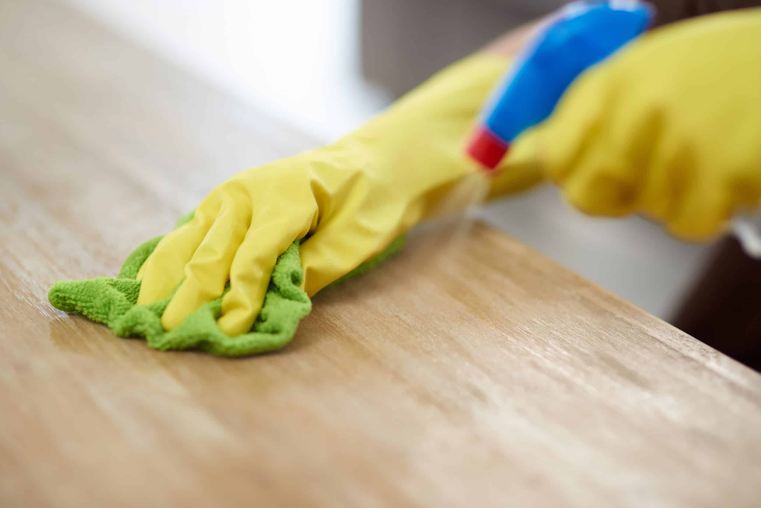 how-to-clean-wood-table