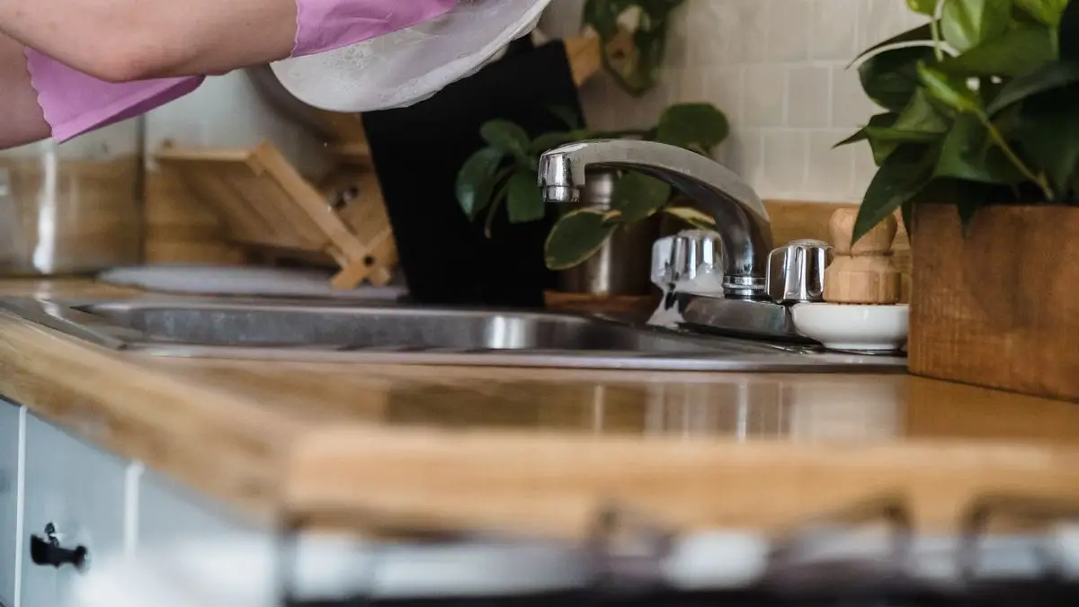 Unclogging a kitchen sink drain