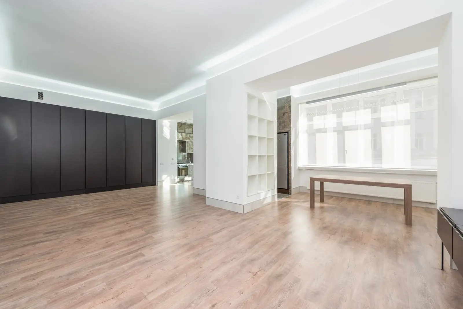 Minimalist room with clean hardwood floors in Flower Mound Texas