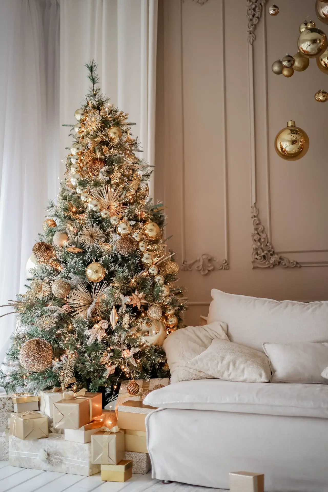 Bright living room decorated for the holidays representing a Prosper TX home ready for guests